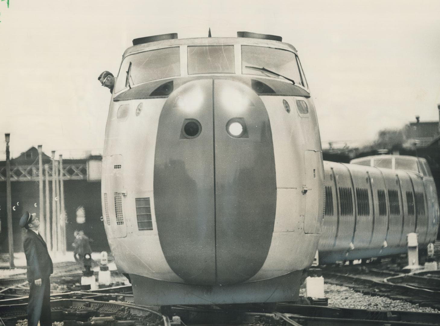 Much-Modified Turbo gets new tests, Canadian National Railway's problem-plagued Turbotrain, after about 100 modifications, is undergoing tests to see (...)