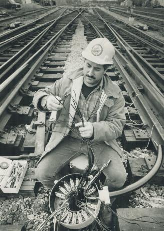 He Keeps Train Riders on Track, Vince Severino is among an elite few workers whose care and expertise keep trains moving disaster-free through busy Un(...)