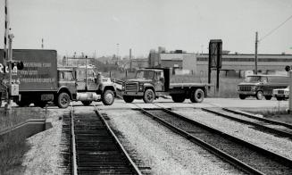 Impatient drivers often ignore warning signals at railway crossings