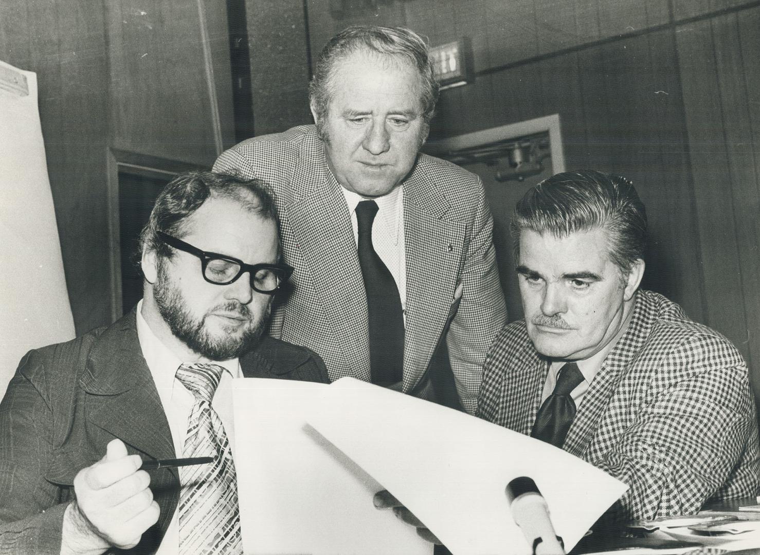 Left to right: Ken Valentine, Gib Gilchrist & Ray Stevenson