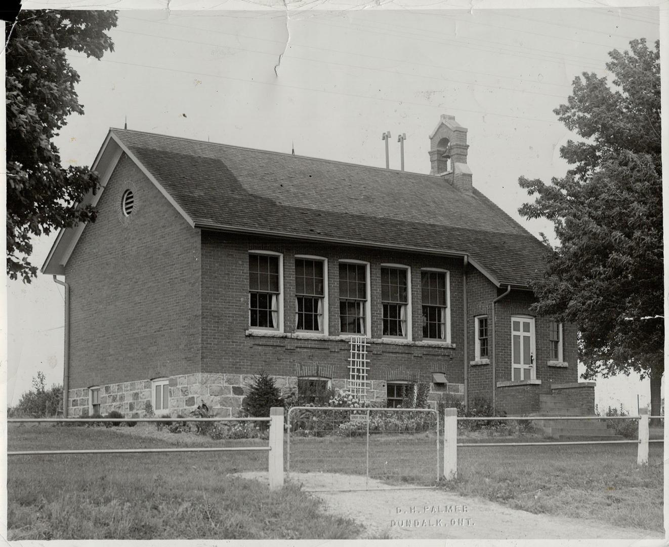 First prize winner 1942 for most improved school grounds in grey county