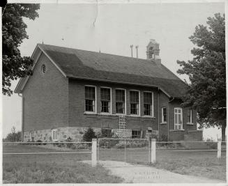 First prize winner 1942 for most improved school grounds in grey county