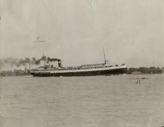 Scores burned or injured as canada steamship line ship hamonic takes fire at sarnia
