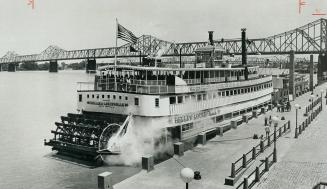 The Belle of Louisville is one of the last sternwheelers plying the Ohio and Mississippi Rivers where such craft were once a common sight. The Belle m(...)
