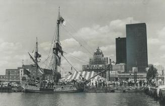 The 'Nonsuch' touches in at Toronto, Floating under the shadows of Toronto's skyline, the Nonsuch, a replica of the 17th century sailing ship that hel(...)