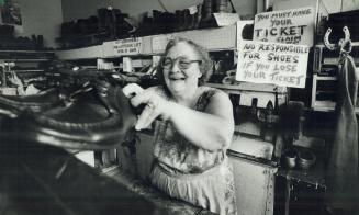 Carry On The Tradition, Maria, Repairs, polishing, new soles, gluing and a wide variety of other jobs shoe repair people usually do - Pete's Shoes liv(...)
