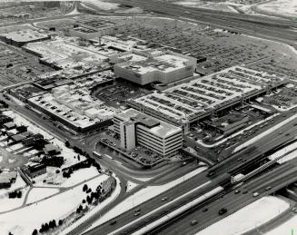 1989: The mall, which has undergone three expansions and plans a fourth, is throwing a two-week celebration
