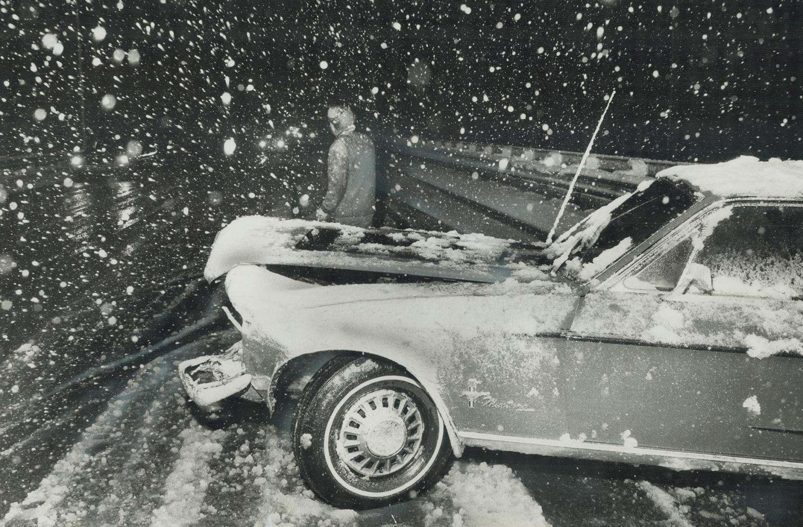 Heaviest October snowfall on record downed tree limbs and cut off hydro to homes and traffic lights but caused only a few accidents. No one was hurt w(...)