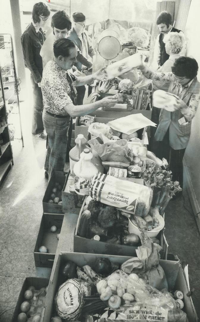 Volunteer store clerks