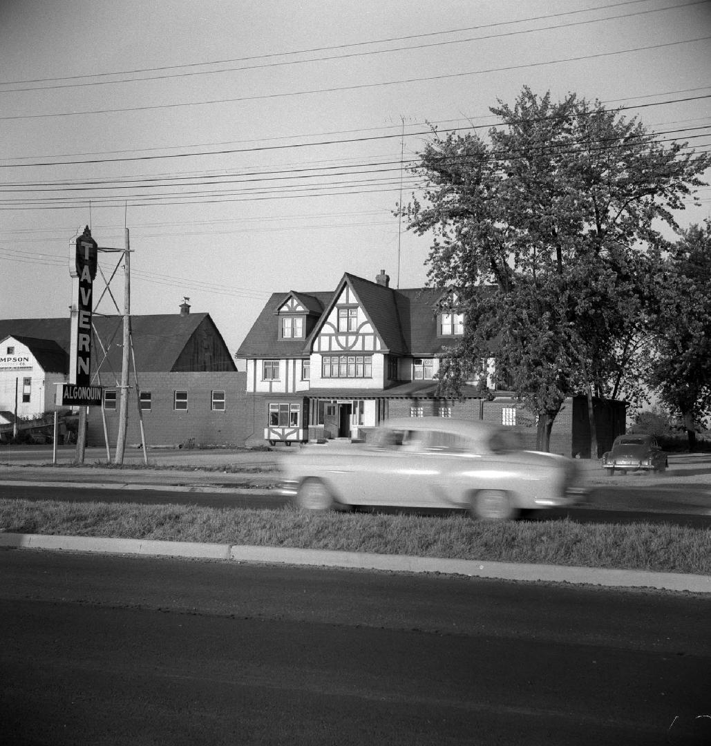 Algonquin Tavern