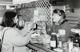 Why organic? Heather Tino, manager of Alternatives Natural Food Market, and customer Elaine Bernardi discuss the merits of additive-free products at t(...)