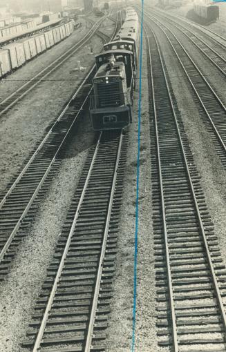 Last Train. The last train before the strike leaves Toronto yards at 9.15 a.m. for Niagara