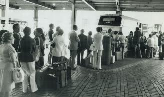 Strikes - Canada - Air Canada - Air Traffic Controllers 1977