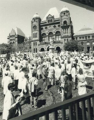 Strikes - Canada - Ontario - Doctors 1986