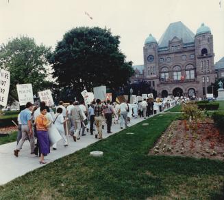 Discipline issue may have doctors marching on Queen's Park again as they did last year over extra-billing (above)