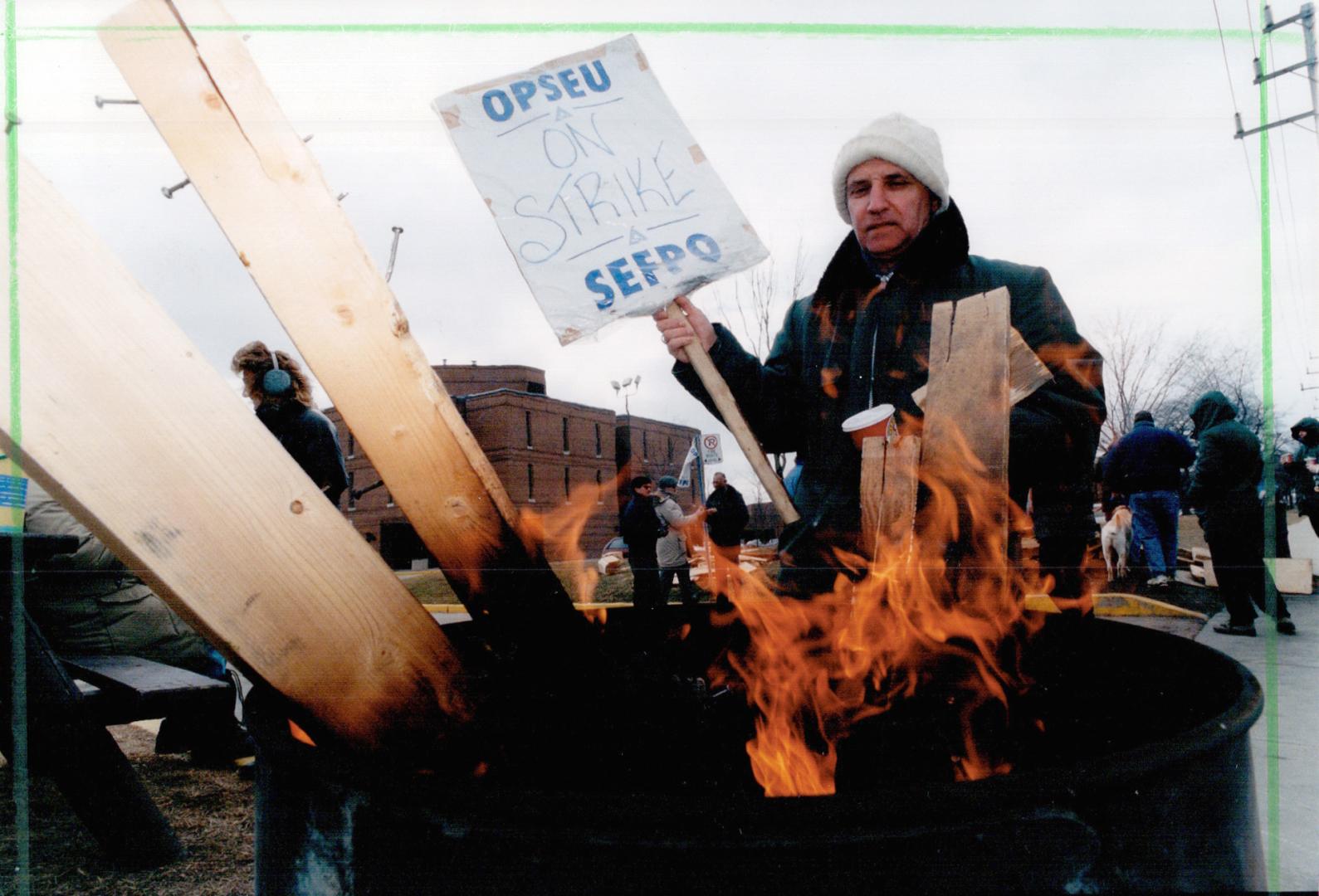 Strikes - Canada - Ontario - Public Service 1996 - Miscellaneous