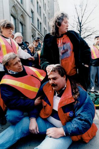 Strikes - Canada - Ontario - Public Service 1996 - Miscellaneous