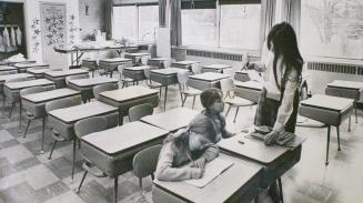 Strikes - Canada - Ontario - Toronto - Teachers - 1975 - Miscellaneous