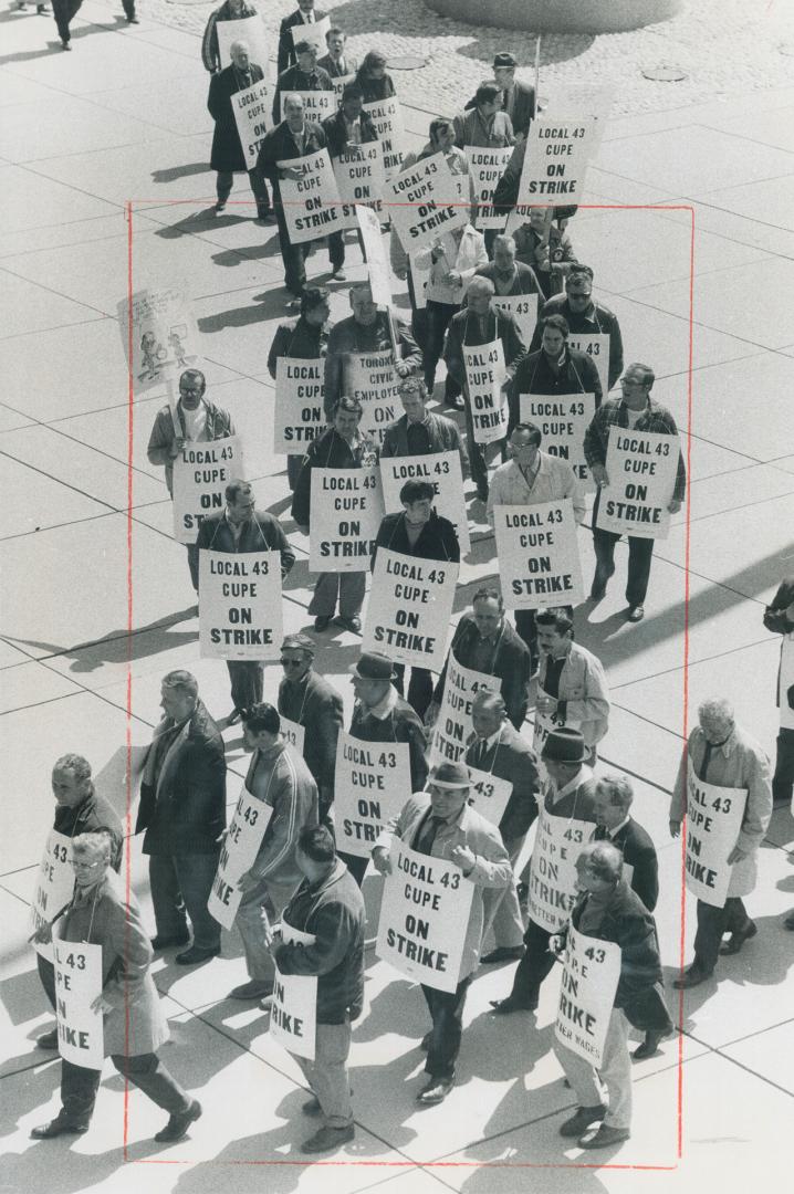 The Militant 185,000-member union, shown on strike in 1972 in Toronto, is angry at the affiliation of three week associations with CLC