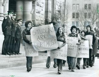 Students protest at Queen's Park in November, 1975 to persuade Ontario to end the Metro secondary school teachers' strike that ended classes for 140,0(...)