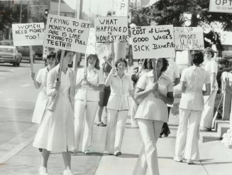 UAW strikes UAW, Workers at a dental clinic set up by Local 222 of the United Auto Workers in Oshawa threw up a picket line around the clinic yesterda(...)