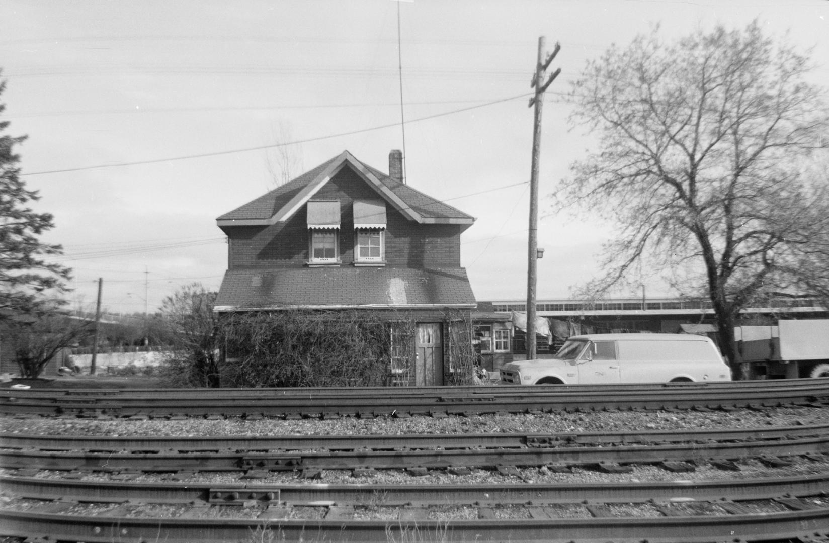 Oriole station