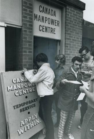 Young job seekers line up for application forms at the Manpower Centre at the CNE after learning that jobs with the Ex as ticket sellers and booth att(...)