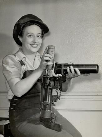 Elsie Freedman, Mrs. Elsie Freedman took the job by the horns and really showed the country's war workers that it can be done. For three-years she has(...)