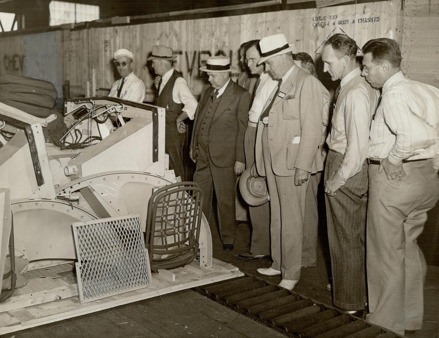 Tools For Britain are rolling out in ever-increasing numbers from Canada's factories, and 24 United States newspapermen saw them roll yesterday at Gen(...)