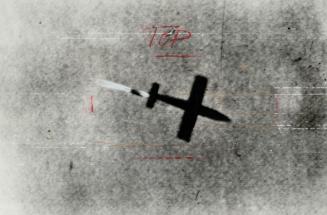 Nazi robot plane photographed over England, London, June 20-Anti-aircraft gunners and relays of swooping fighter-pilots blasted dozens of Nazi robot-p(...)