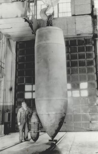 World's biggest bomb, a 45,000-pounder, was manufactured at Milwaukee, Wis