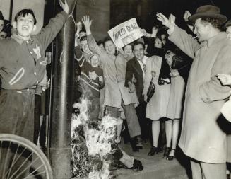 Burning of the effigy draws an hilarious crowd to the scene