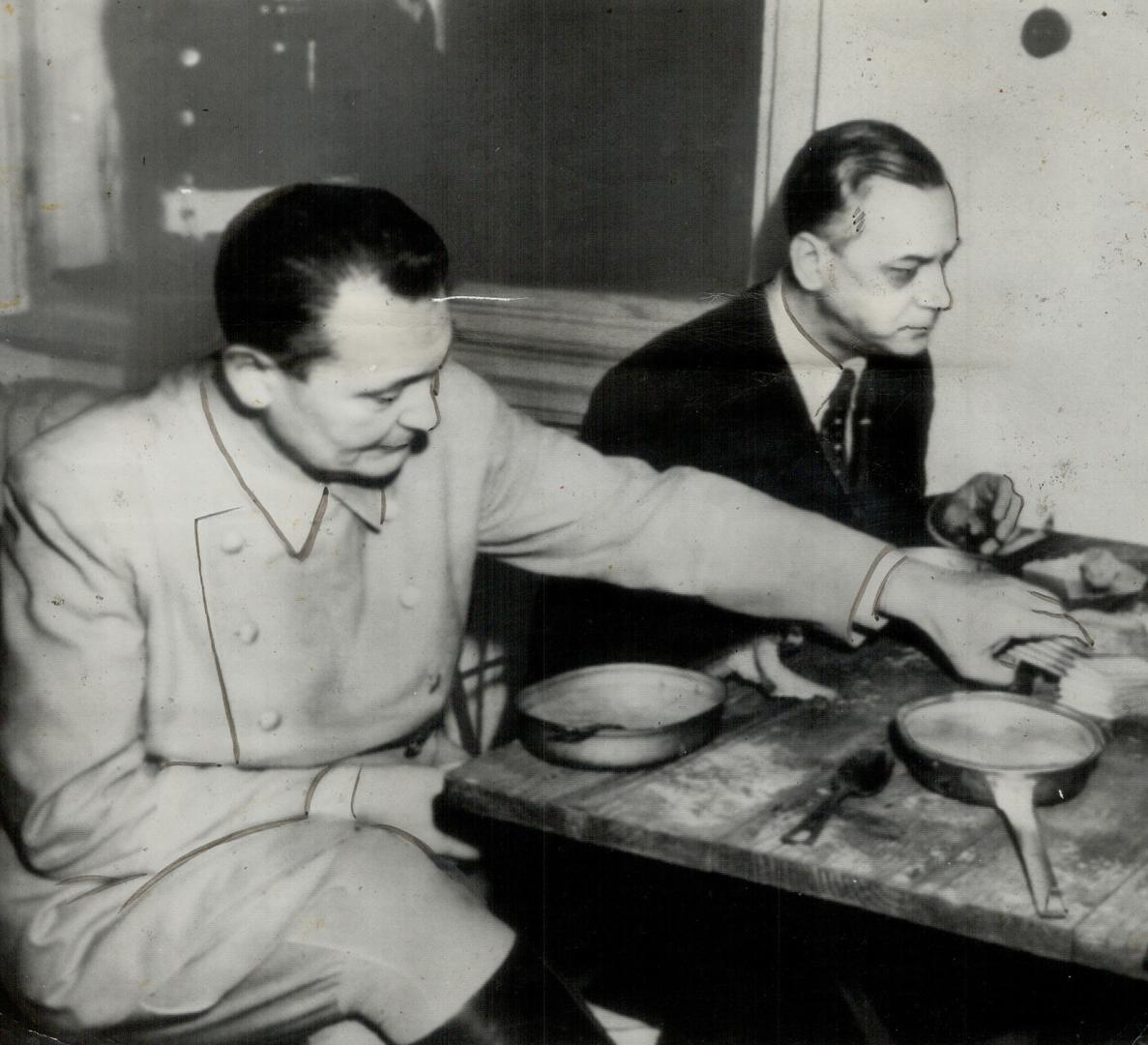 Boarding-House reach has been developed by Hermann Goering, who is in better health today than when he was captured by the Allies. Here, he eats crack(...)
