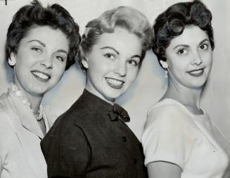 A goodwill visit to New York will be made by these three models, chosen by a national magazine as Canada's most beautiful girls. They are Joyce Landr,(...)
