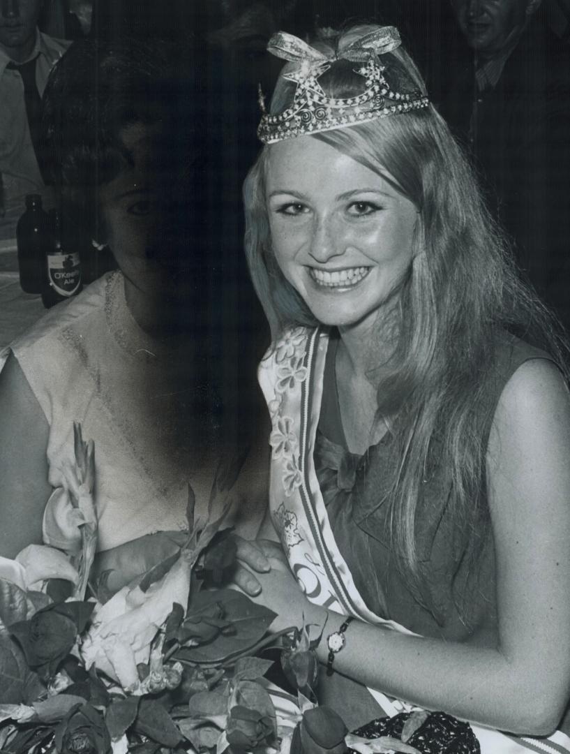 Dutch-Canadians pick a Queen, Just returned from a trip to Holland two weeks ago, 17-year-old Hamilton high school student Anita Horne won free trip b(...)