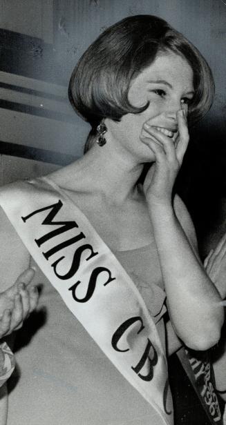 Meet Miss by-line, Pat Boyd, a 22-year-old with light brown hair representing the CBC, was chosen Miss By-Line at the Toronto Men's Press Club annual (...)