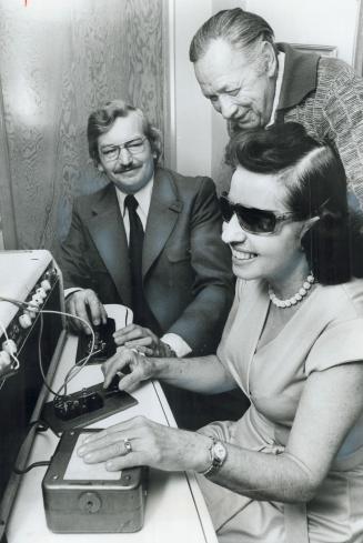 Blind and deaf, Kay Clark of Caledonia nevertheless passed exams for her amateur radio operator's license and will talk to people around the globe in (...)