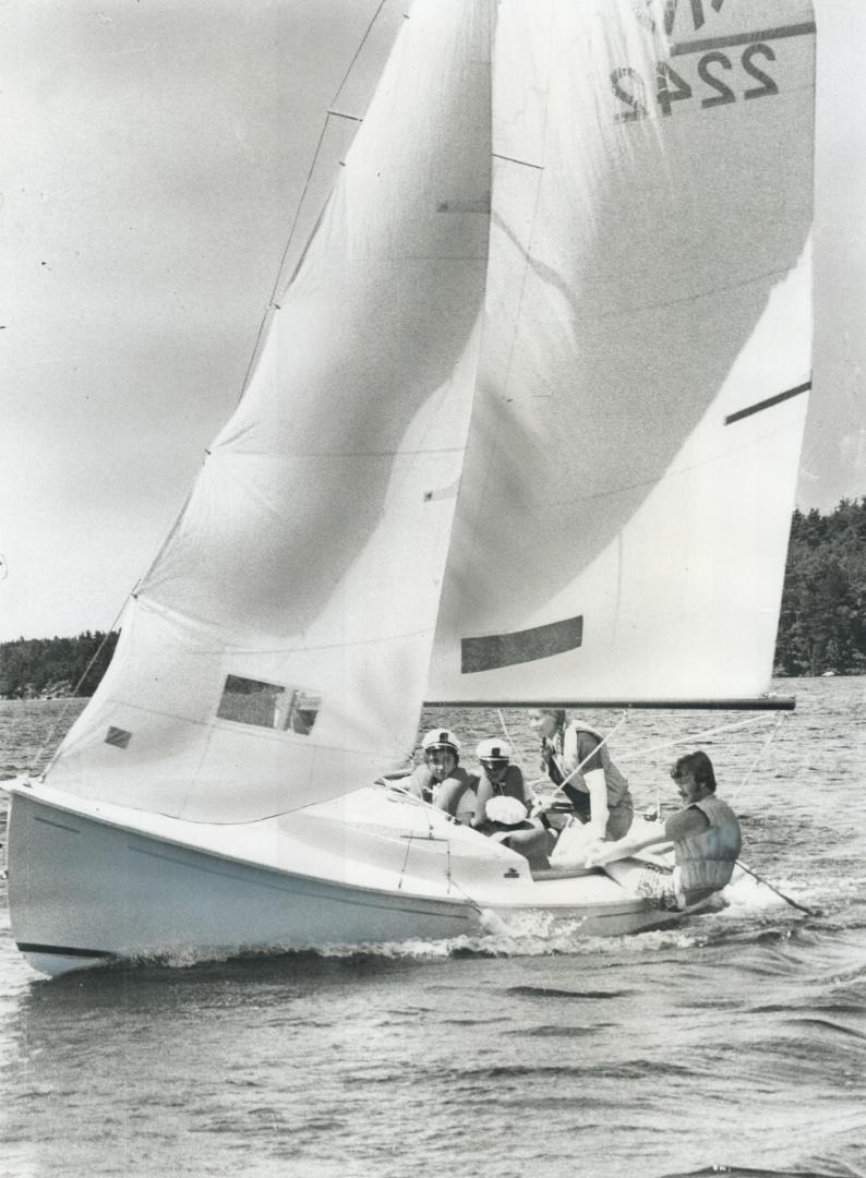 Sailing on Lake Joseph, near Mactier in the Muskoka area, are the crew of the Ojibway, the $3,500 vessel bought for the CNIB's summer camp. Sailing in(...)