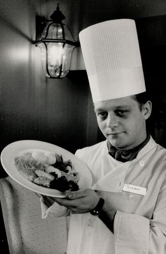 Keep it simple: Chef Kyle Mohr of the Elmwood Dining Room offers cuisine fraiche, such as chicken breast stuffed with spinach, dried tomatoes, topped with kiwi-rum sauce