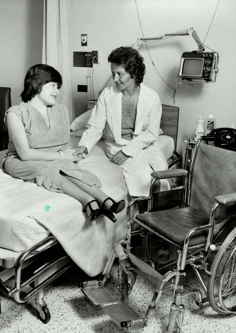 Hospital ministry: Rev. Culleen Bryant, supervising chaplain at Toronto Western Hospital, talks with a patient, Catherine Coles. More and more women a(...)