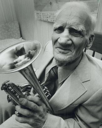 Proclaiming message: Rev. Robert Gray, 90, took his trumpet with him during the years he travelled across North America preaching his evangelical mess(...)