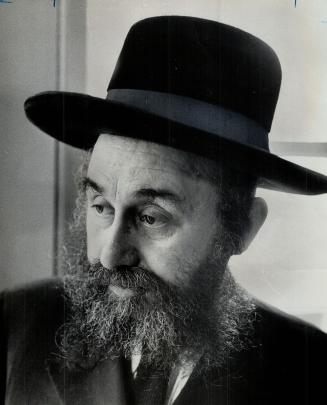 Rabbi Gruenwald, Attacked by youths