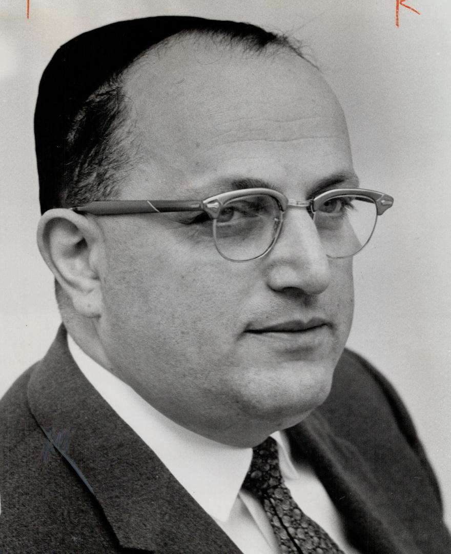 Rabbi Albert Pappenheim. Diagnoses rare diseases