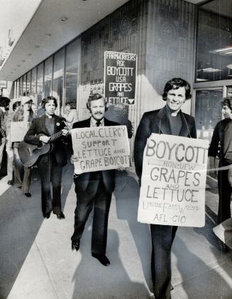 Convicted of petty trespassing for picketing a Dominion store against the sale of California grapes and lettuce, three clergymen resume picketing at a(...)