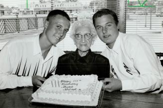 Woman turns 111 in Oshawa, Emma Galode, possibly the oldest woman in Canada, is feted on her 111th birthday yesterday by her great-grandsons Ryan Van (...)