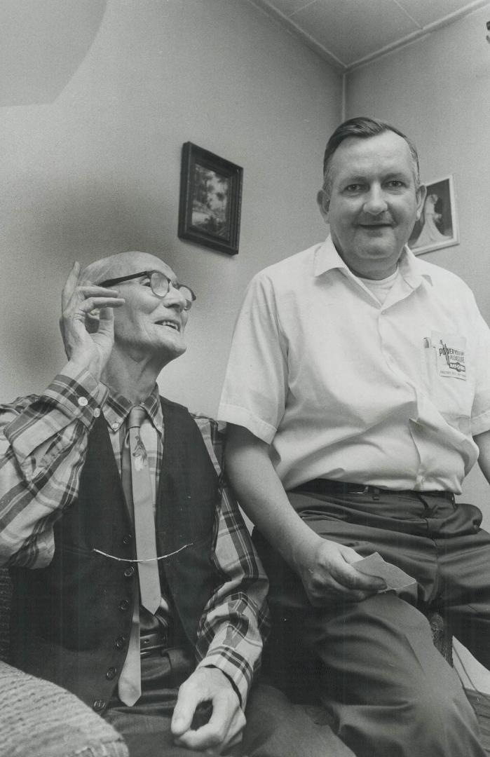 They'll share $125,000 won today by 82-year-old Jack Hewson (left), on the Irish Sweepstakes ticket given to him by Gordon Drewe as a Valentine's Day (...)