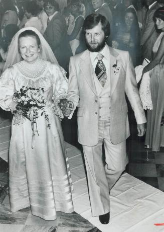 The something old that Inez Newbold wore Friday when she married Kent Gawler of New Jersey was her grandmother's wedding gown. It was first worn by Mr(...)