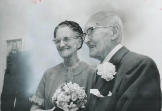 Smiling groom Rev. Aaron Porter Wilson, 90, and his bride, Almina, 83, were married yesterday in the chapel of Shepherd Lodge, a senior citizens home (...)