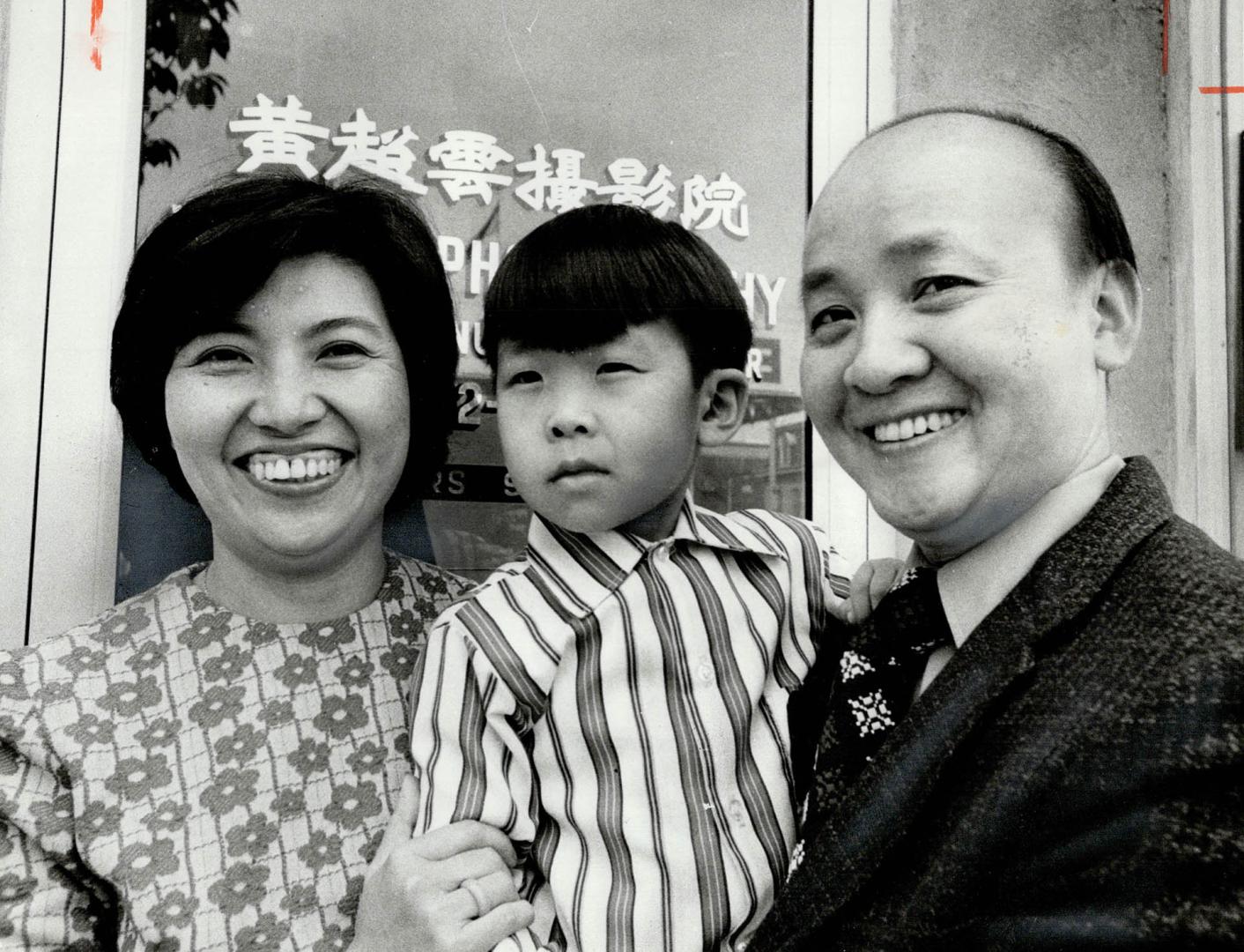 A $48,000 winner in the Irish Sweepstakes, Alan Wong, who'll be 5 Thursday, looks less happy about it than his parents, Christina and Benson, a photog(...)
