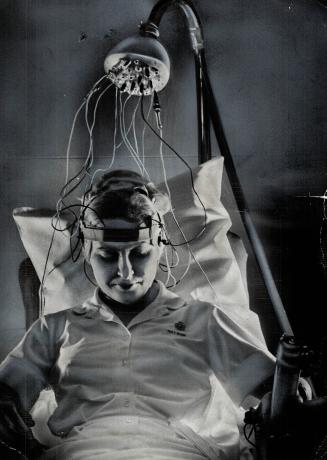 Electronic equipment at Toronto Psychiatric hospital gives researchers complete physiological data and permits comparisons between control groups and (...)